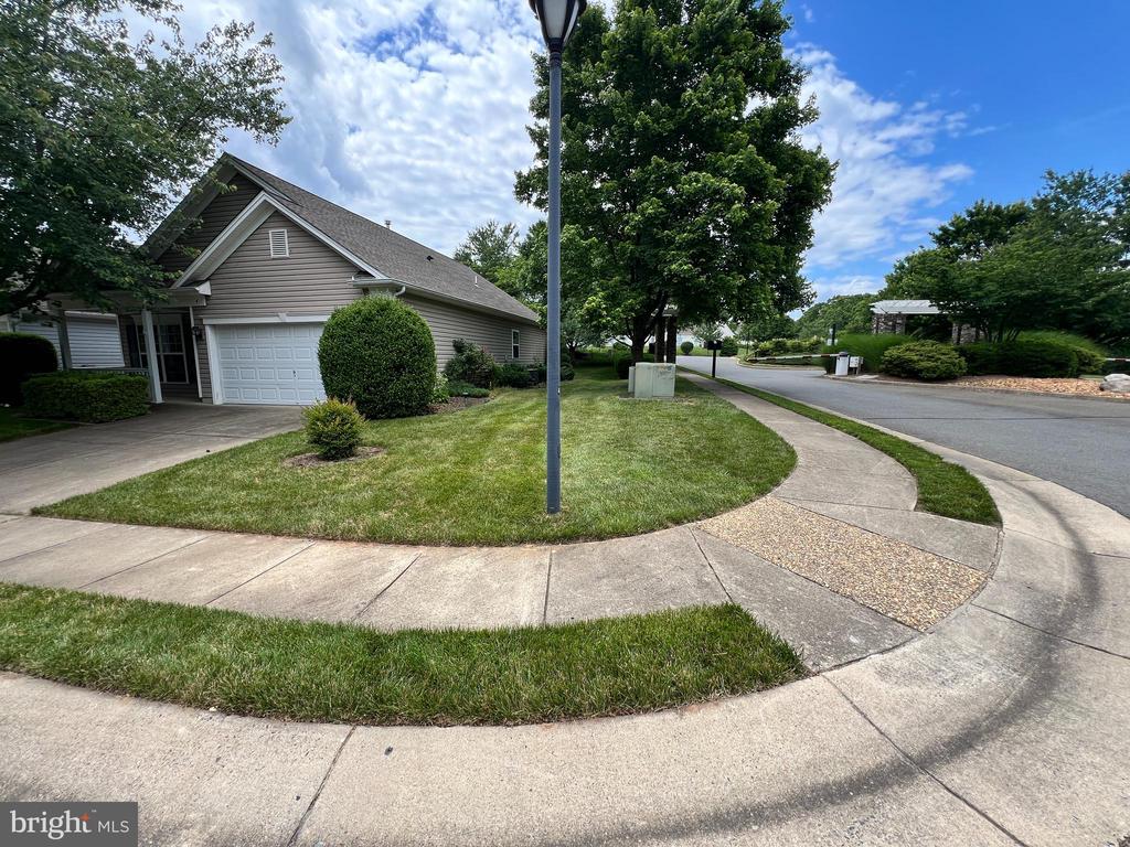 4 VERONA COURT
