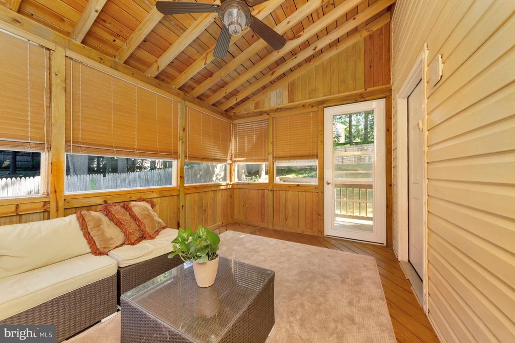 36 PLUMOSA DRIVE