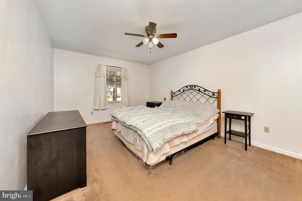 36 PLUMOSA DRIVE
