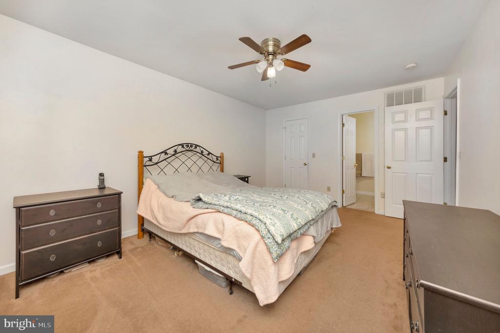 36 PLUMOSA DRIVE