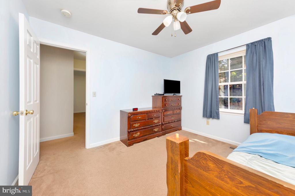 36 PLUMOSA DRIVE