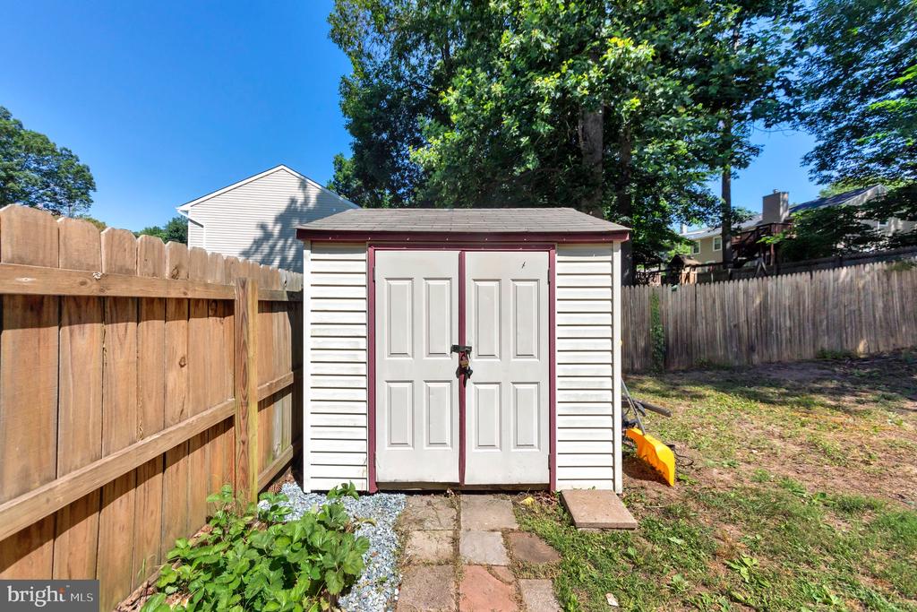 36 PLUMOSA DRIVE