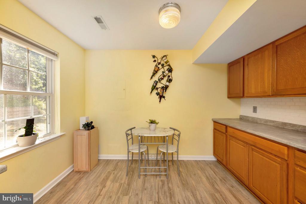 36 PLUMOSA DRIVE