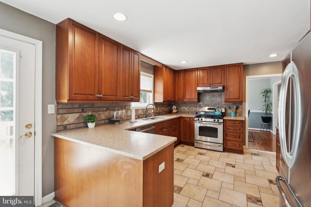 16 SASSAFRAS LANE