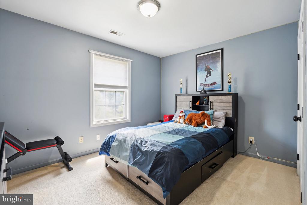 16 SASSAFRAS LANE