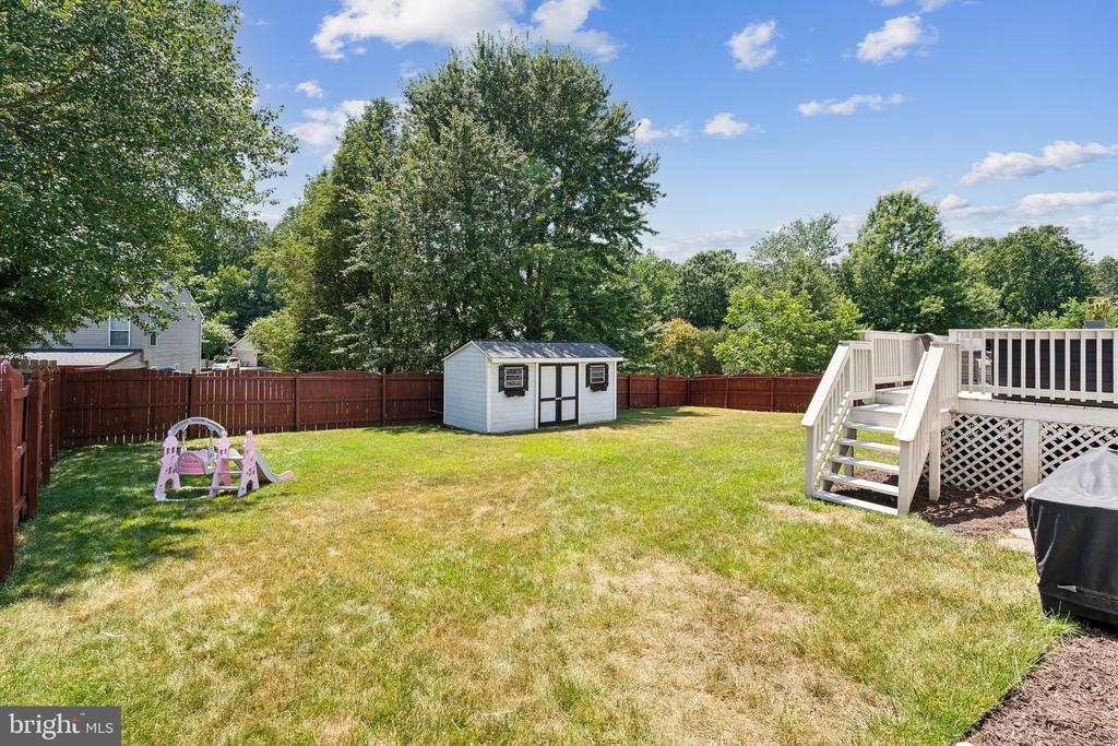 16 SASSAFRAS LANE