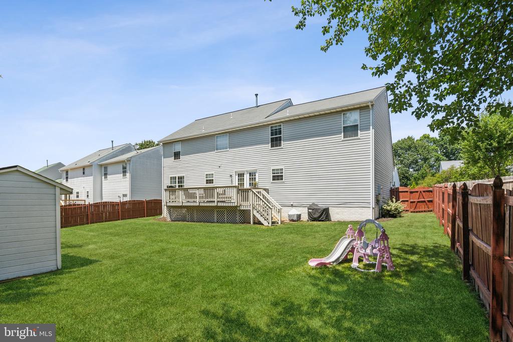16 SASSAFRAS LANE