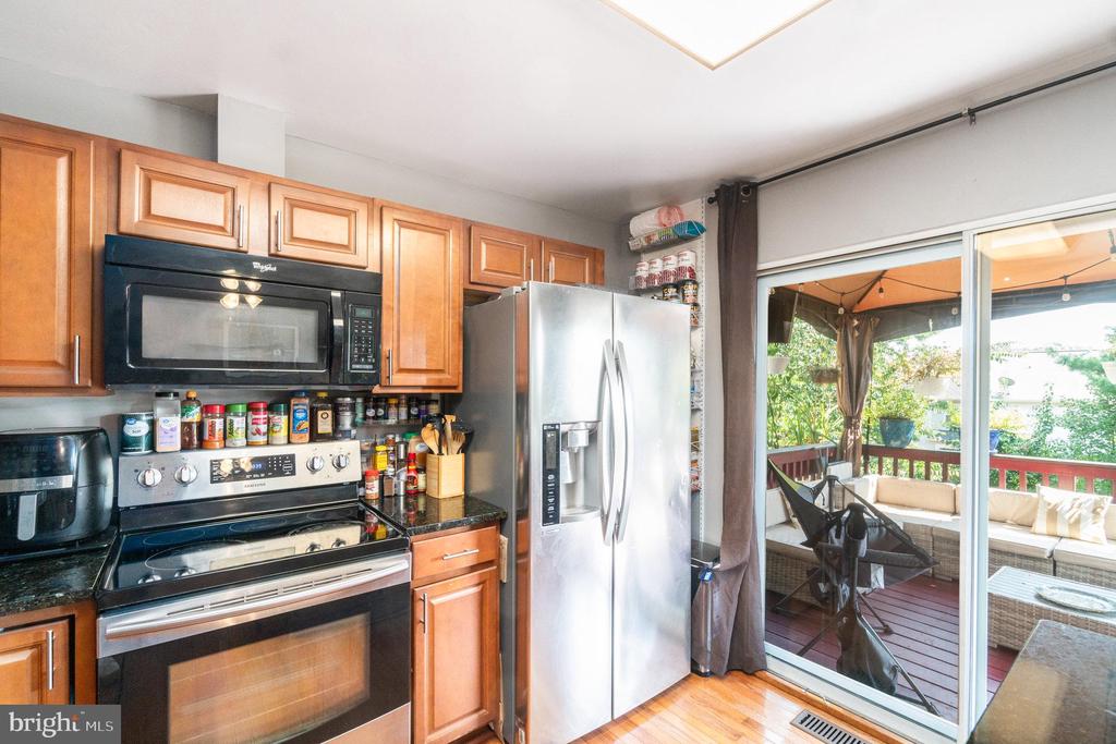 609 PINNACLE DRIVE