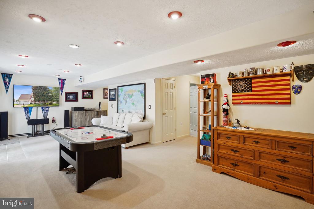 3 COUNTRY COURT