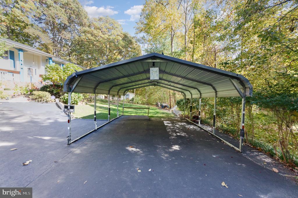 1018 EASTERN VIEW DRIVE