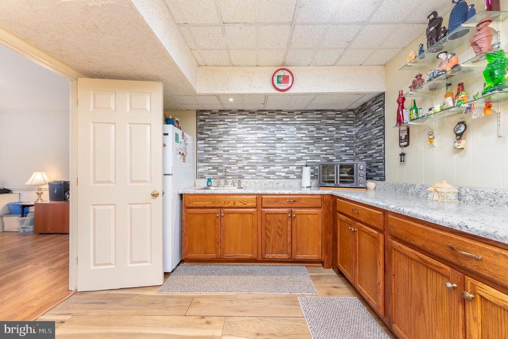 1018 EASTERN VIEW DRIVE