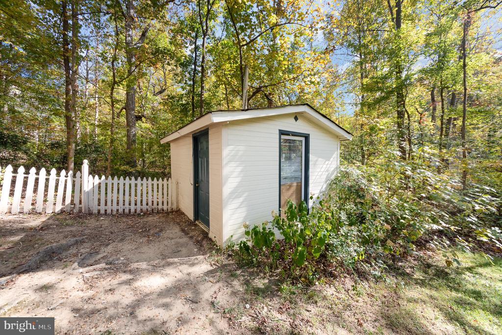 1018 EASTERN VIEW DRIVE