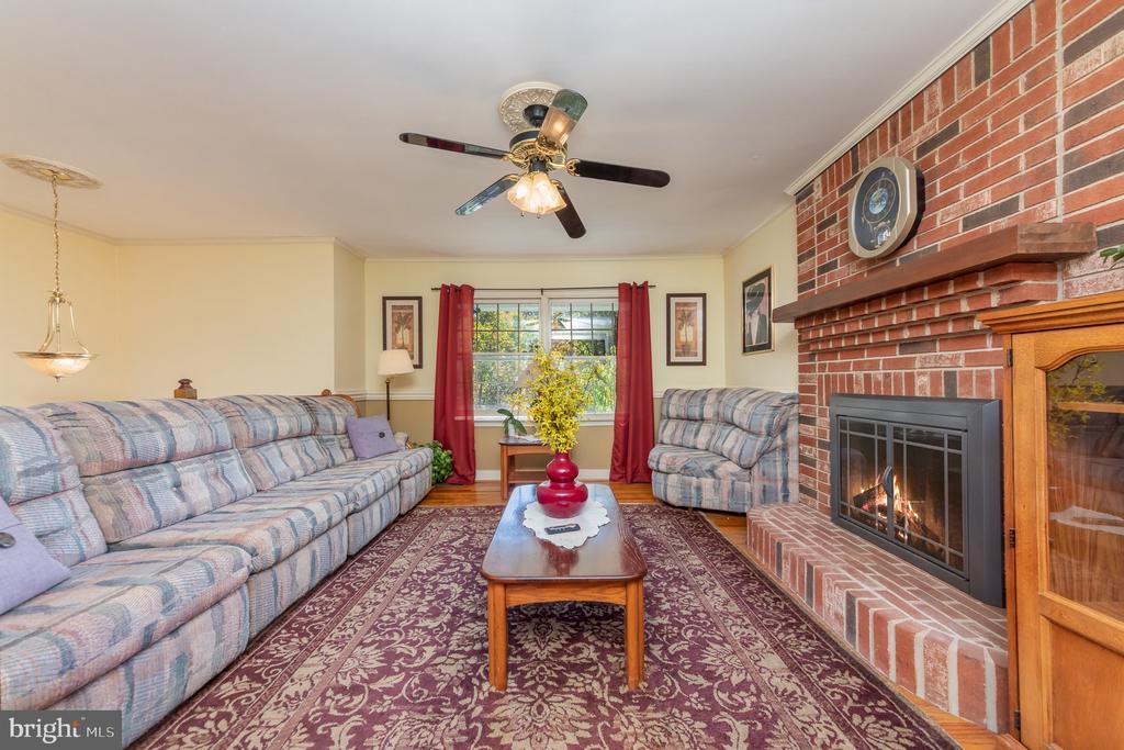 1018 EASTERN VIEW DRIVE