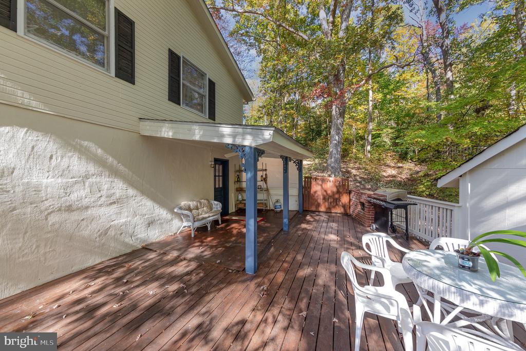1018 EASTERN VIEW DRIVE