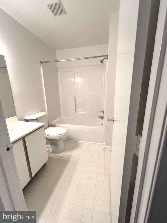 210 WILD OAK LANE 210200