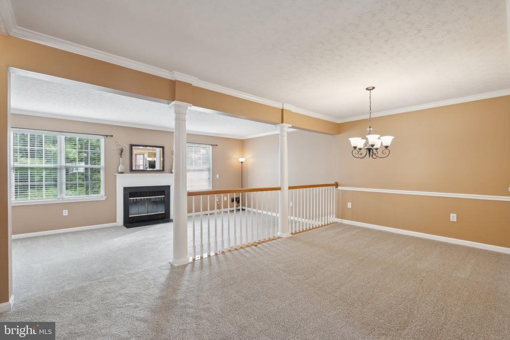 409 W PARK DRIVE