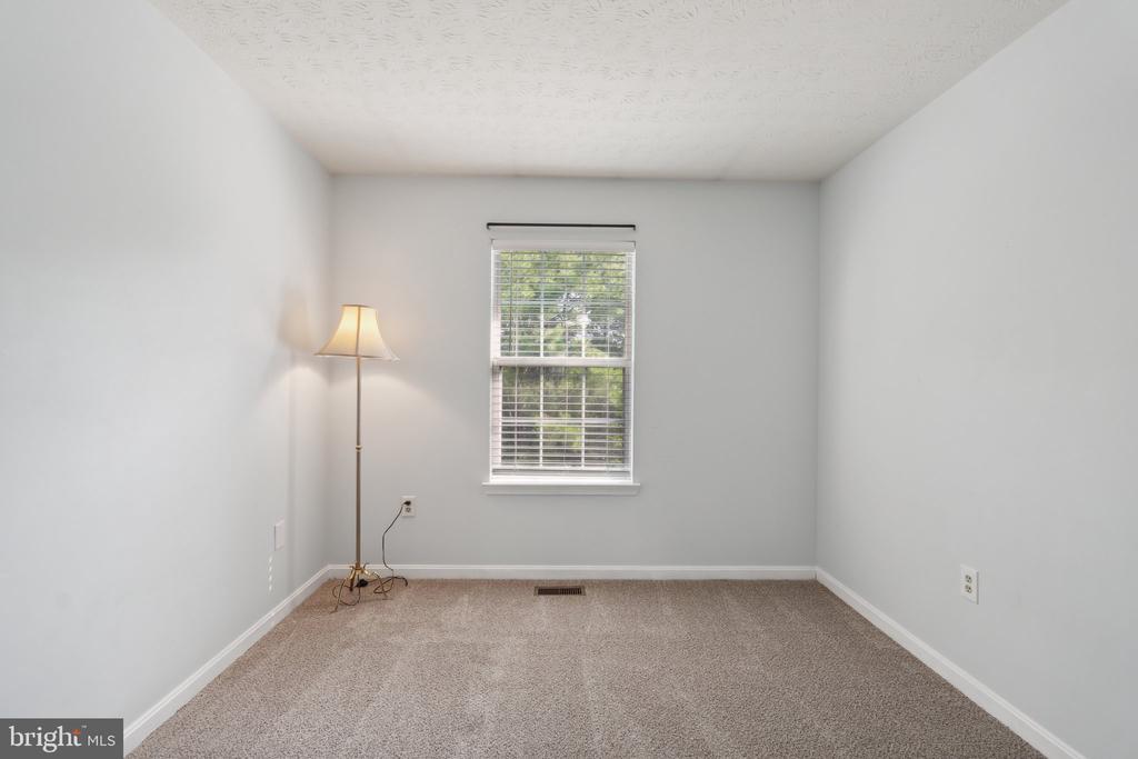 409 W PARK DRIVE