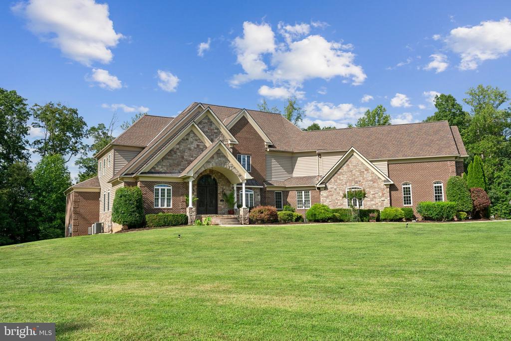 107 ESTATES DRIVE