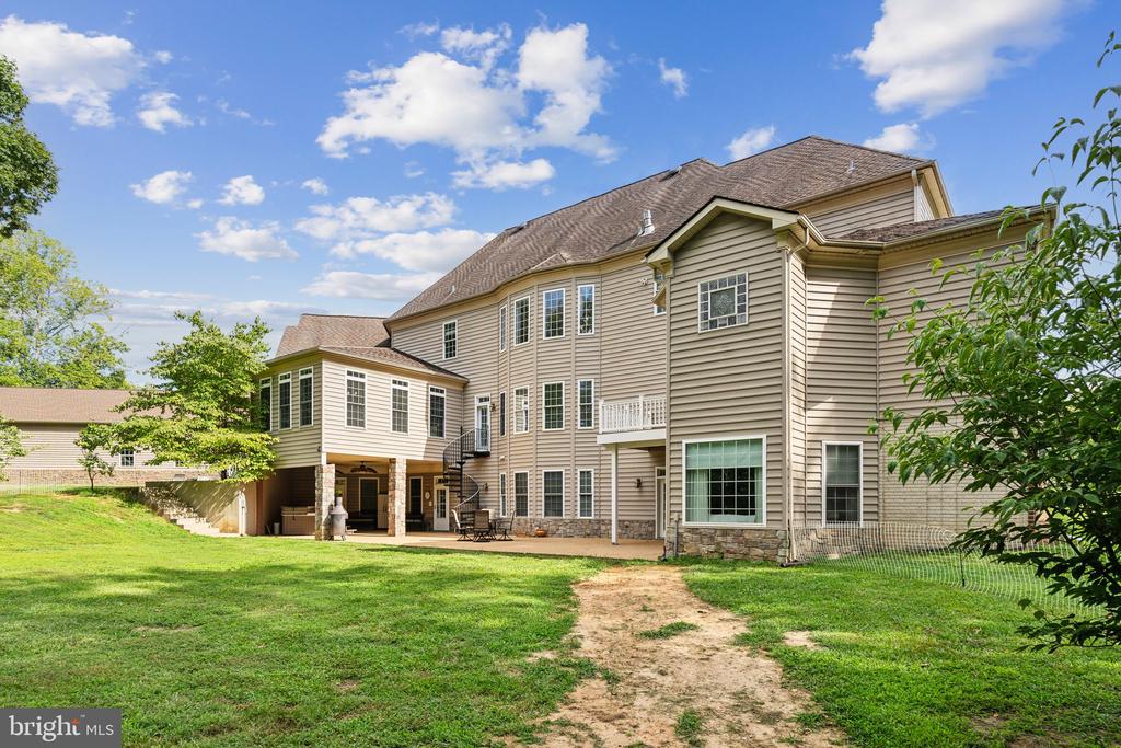 107 ESTATES DRIVE