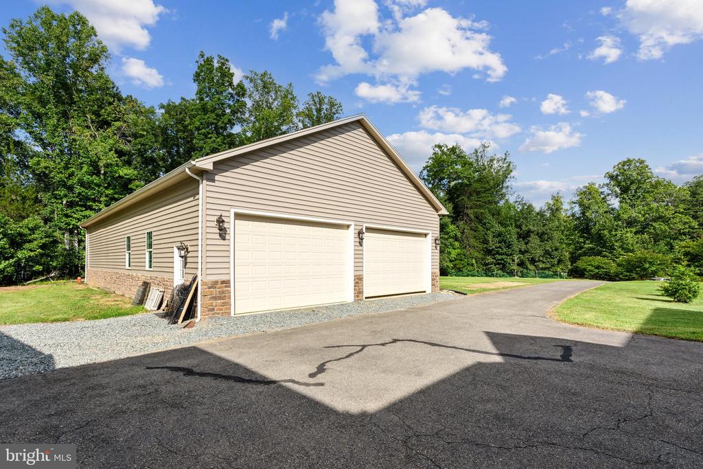 107 ESTATES DRIVE