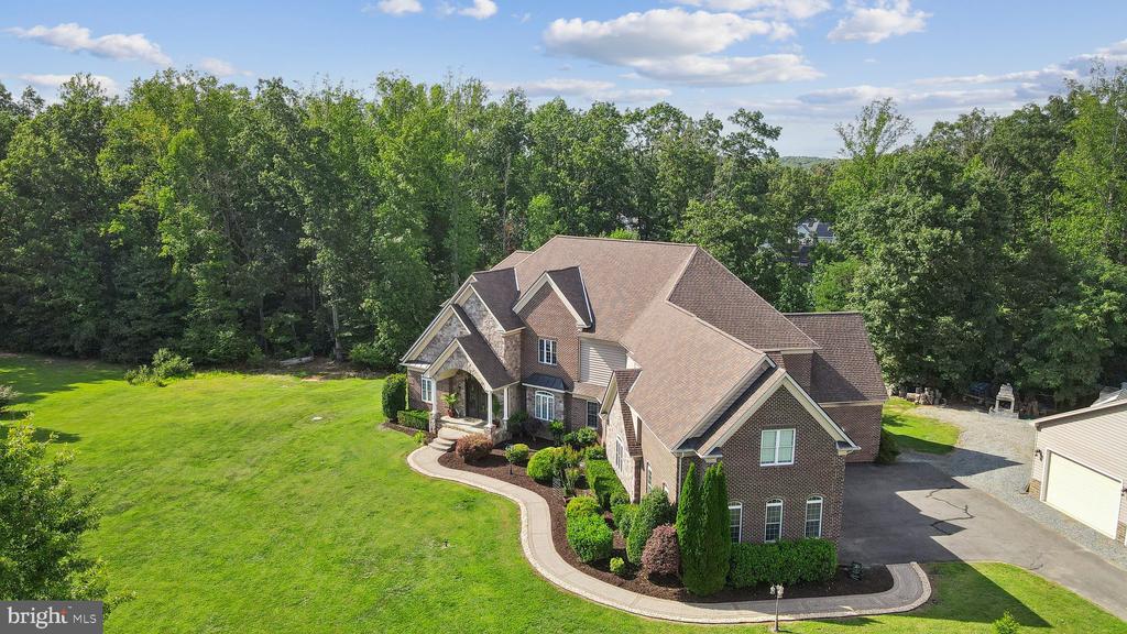 107 ESTATES DRIVE