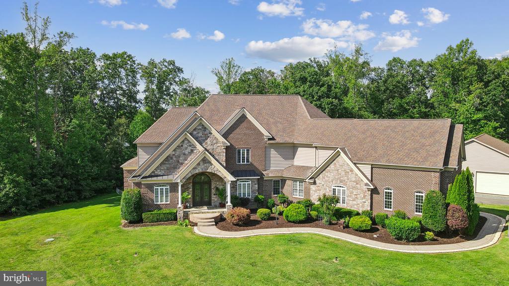107 ESTATES DRIVE