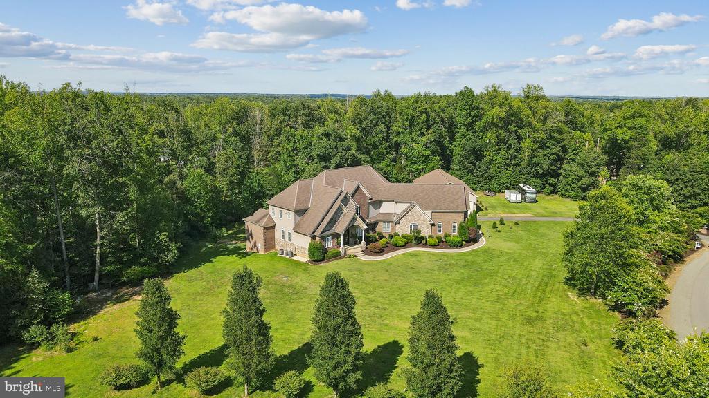 107 ESTATES DRIVE