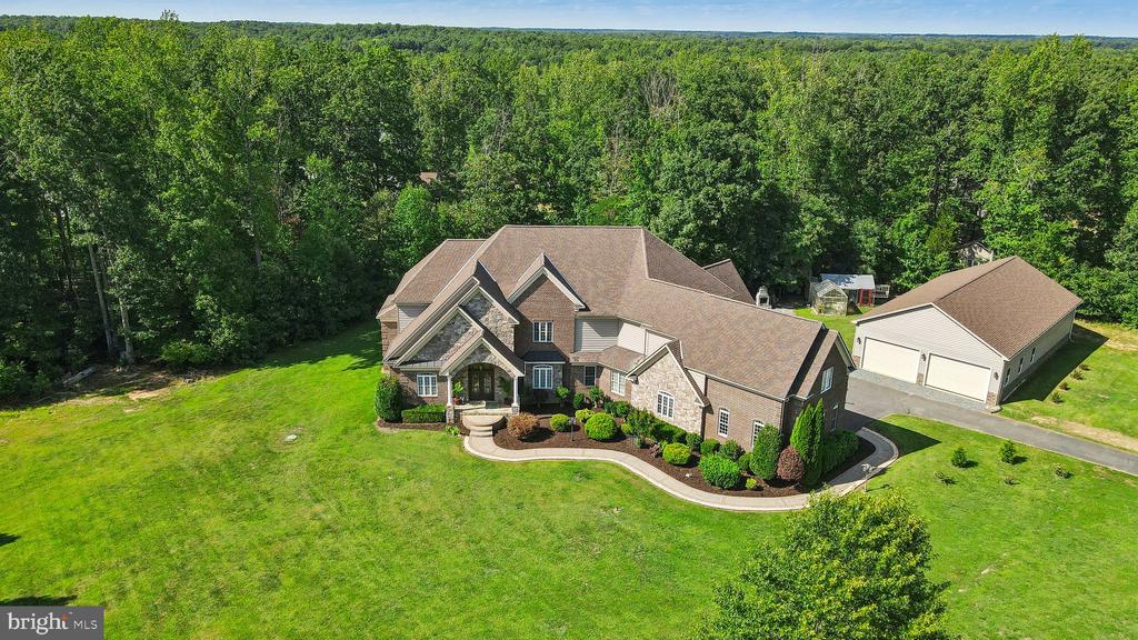 107 ESTATES DRIVE