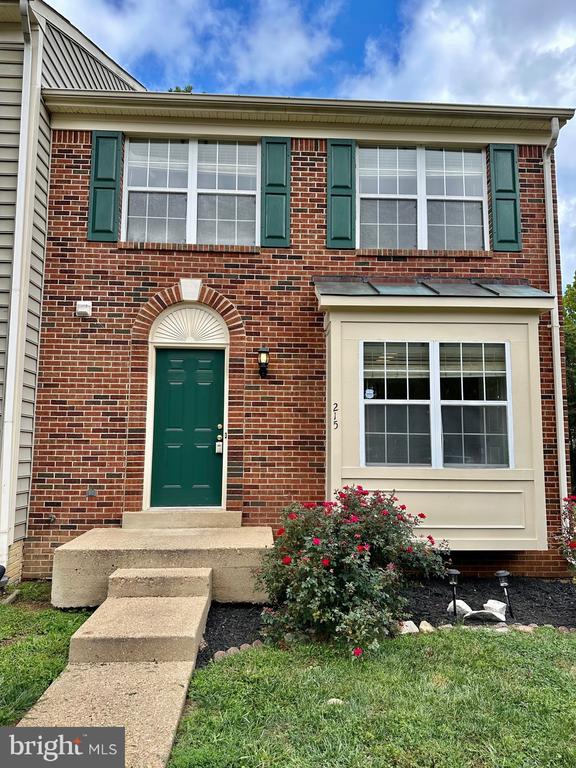 215 PARK BROOK COURT