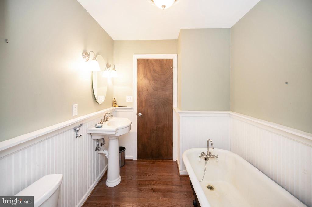 409 WOOD LANDING ROAD