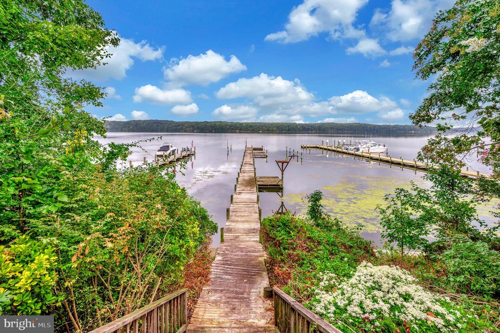 409 WOOD LANDING ROAD