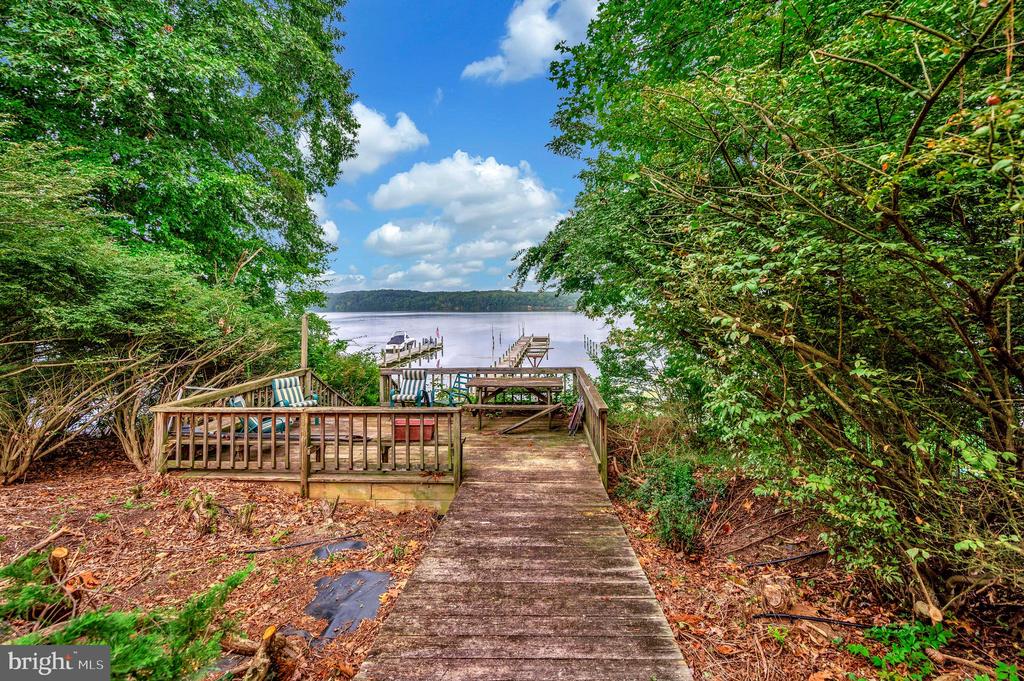 409 WOOD LANDING ROAD