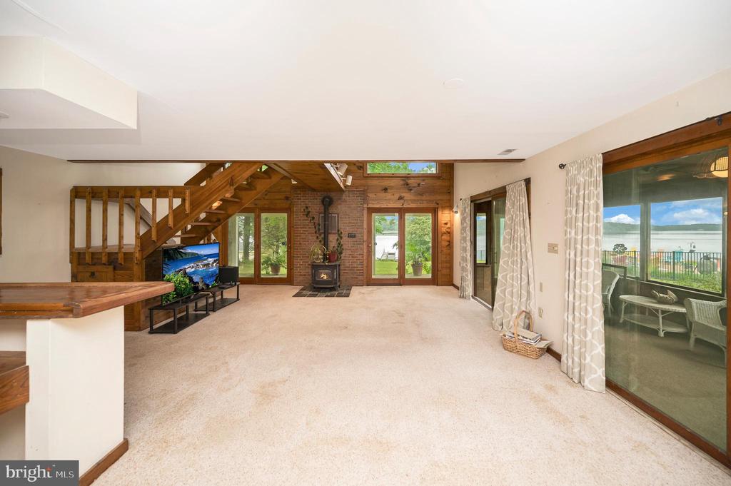 409 WOOD LANDING ROAD