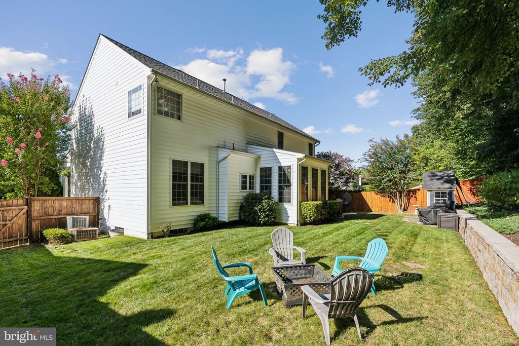 15 BURNINGBUSH COURT