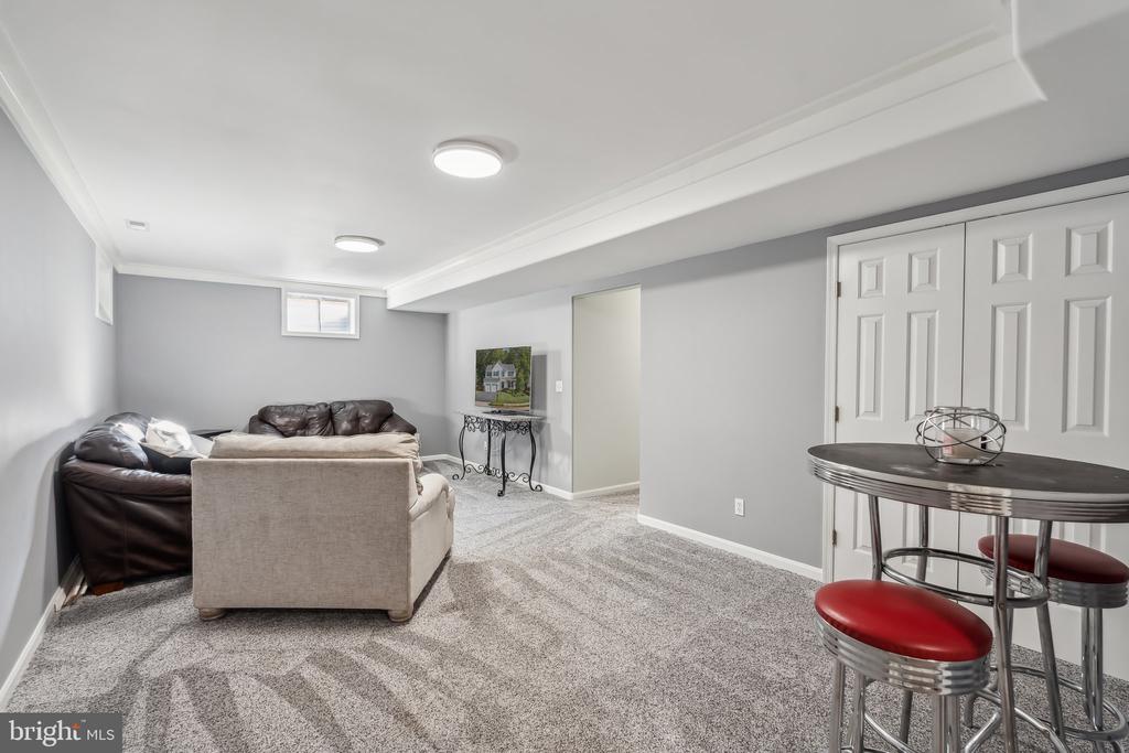 15 BURNINGBUSH COURT
