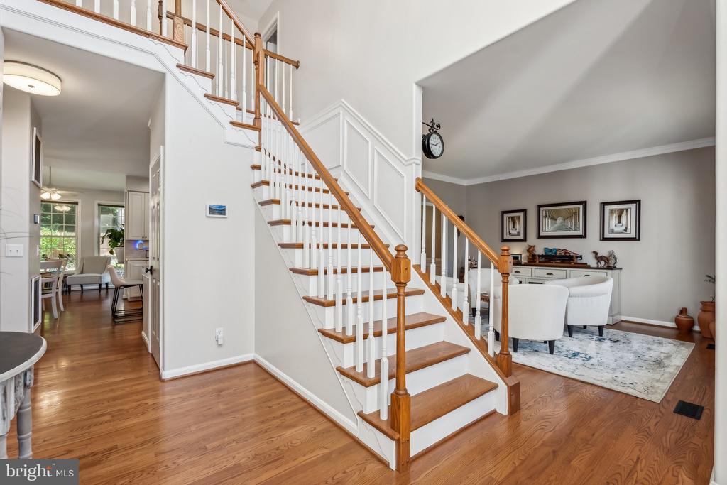 15 BURNINGBUSH COURT
