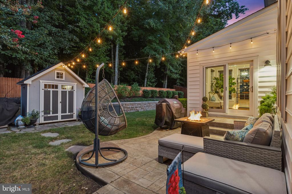 15 BURNINGBUSH COURT