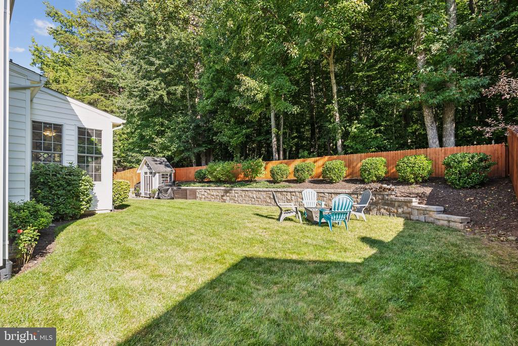 15 BURNINGBUSH COURT