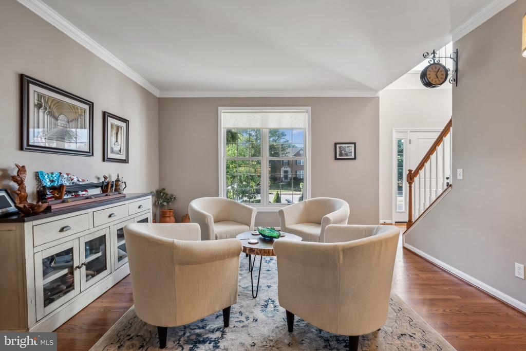 15 BURNINGBUSH COURT