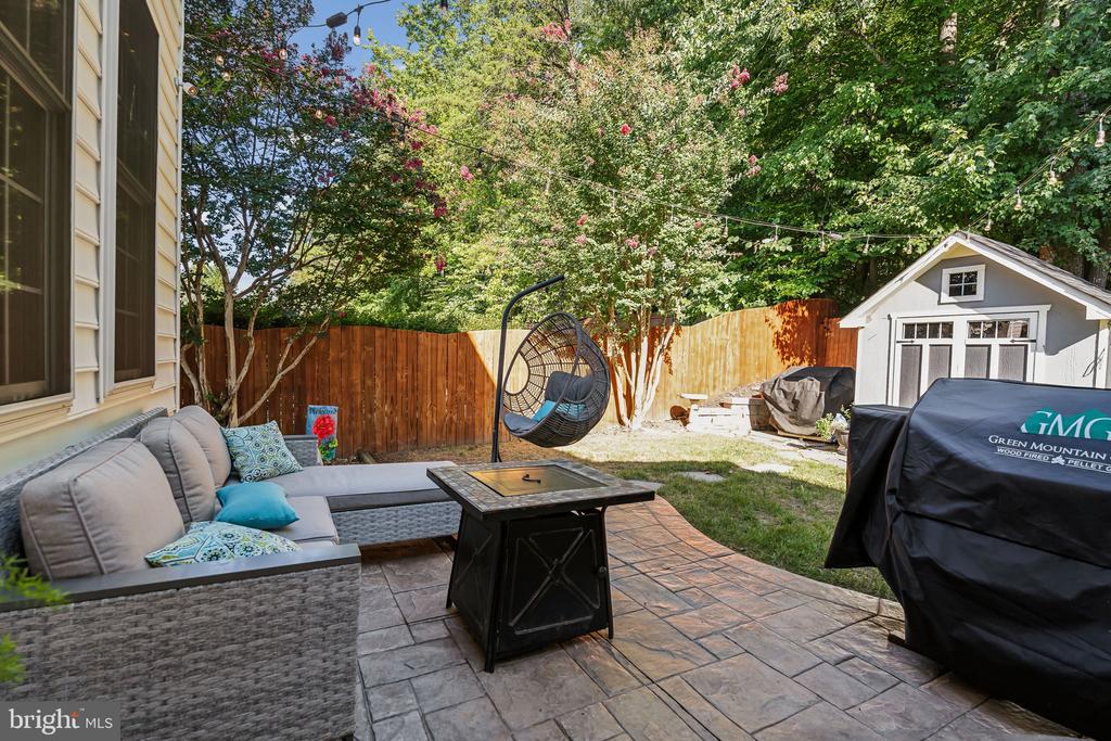 15 BURNINGBUSH COURT