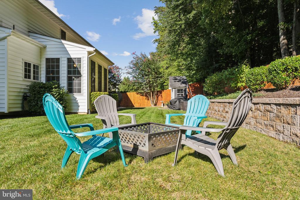 15 BURNINGBUSH COURT