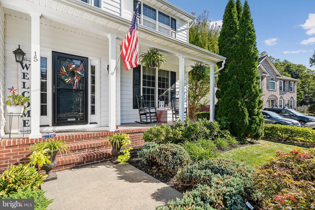15 BURNINGBUSH COURT