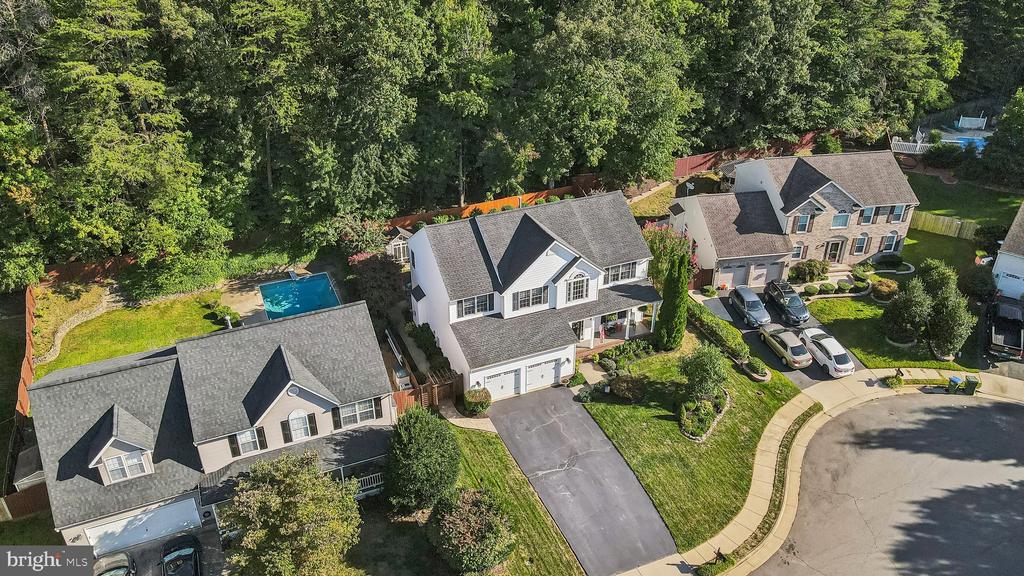 15 BURNINGBUSH COURT
