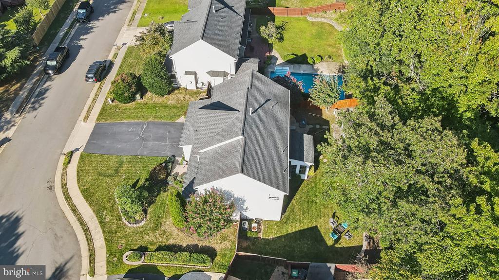 15 BURNINGBUSH COURT