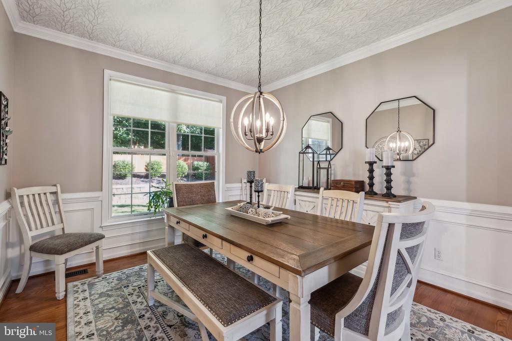 15 BURNINGBUSH COURT