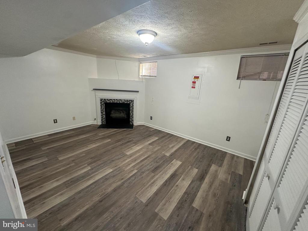 205 STERLING COURT