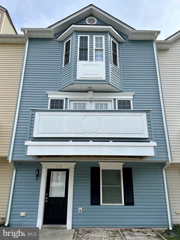 102 BELL TOWERS COURT