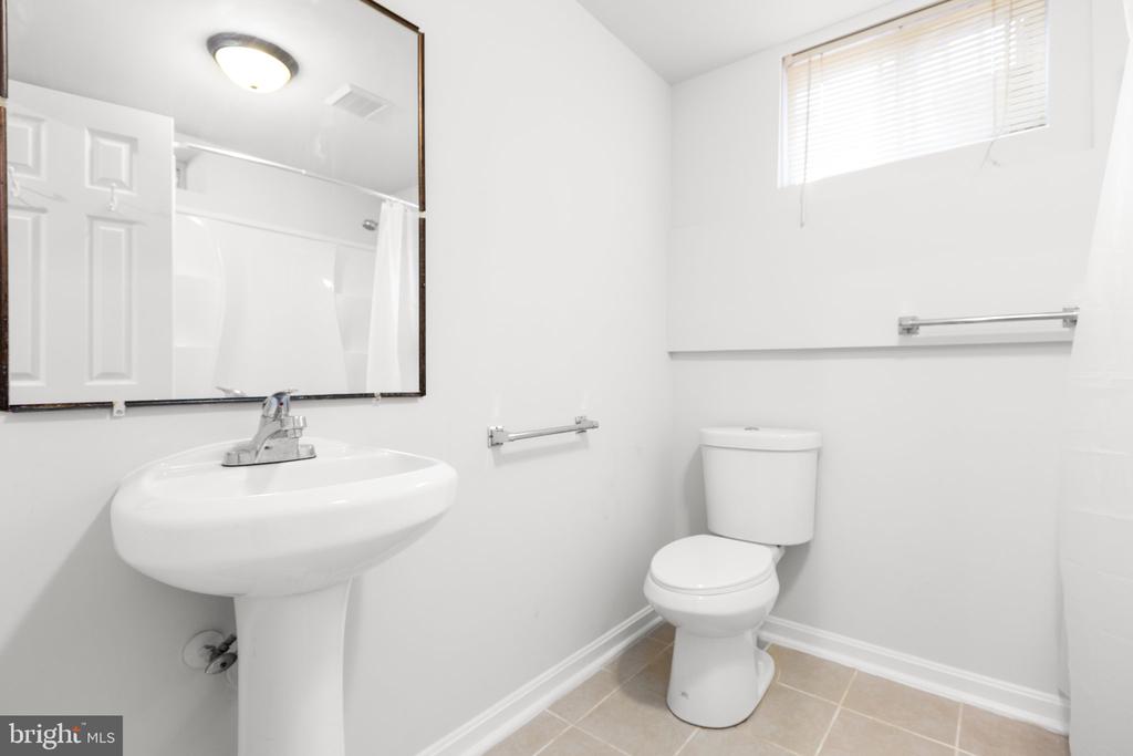 10 YUCCA DRIVE