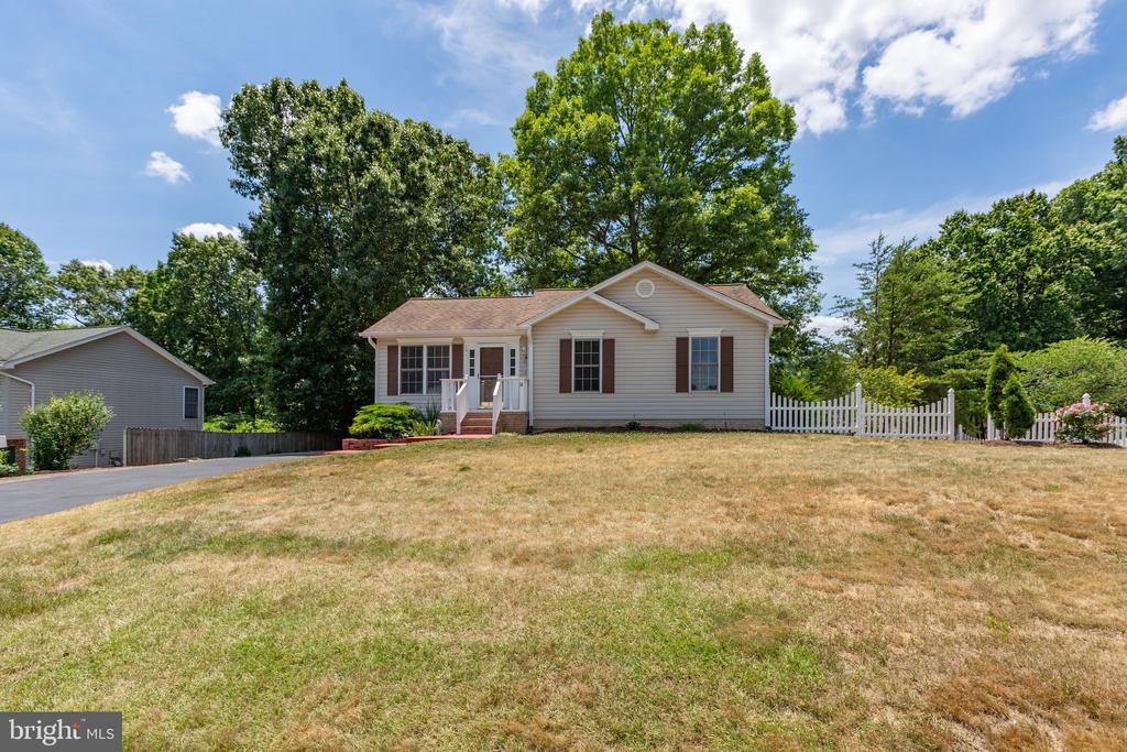 10 YUCCA DRIVE
