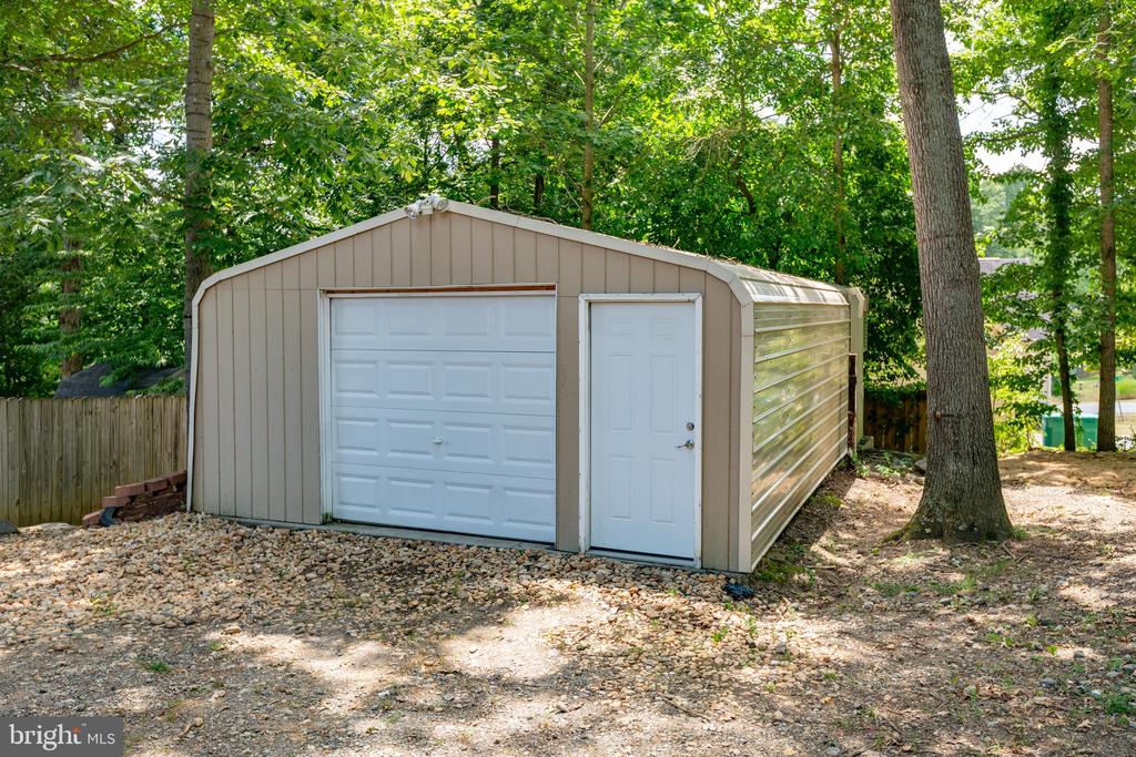 10 YUCCA DRIVE
